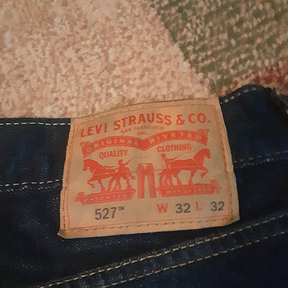 Men's Levi's relaxed fit jeans